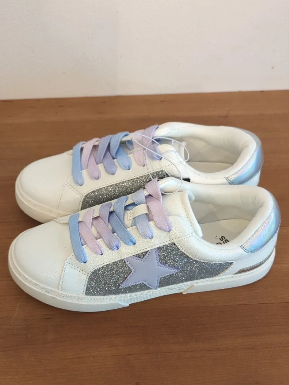 Girls Silver Kaitlyn Sneakers with Pastel Ombre Laces and Silver Glitter 5